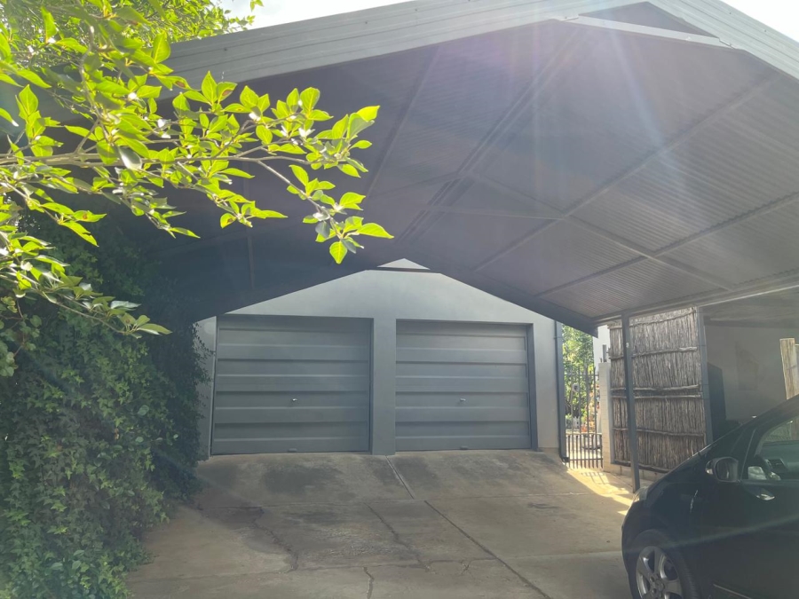 5 Bedroom Property for Sale in Theunissen Free State